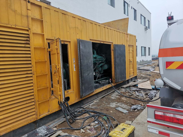 鄂伦春如何在发电机出租合同中约定设备的维修和保养责任?