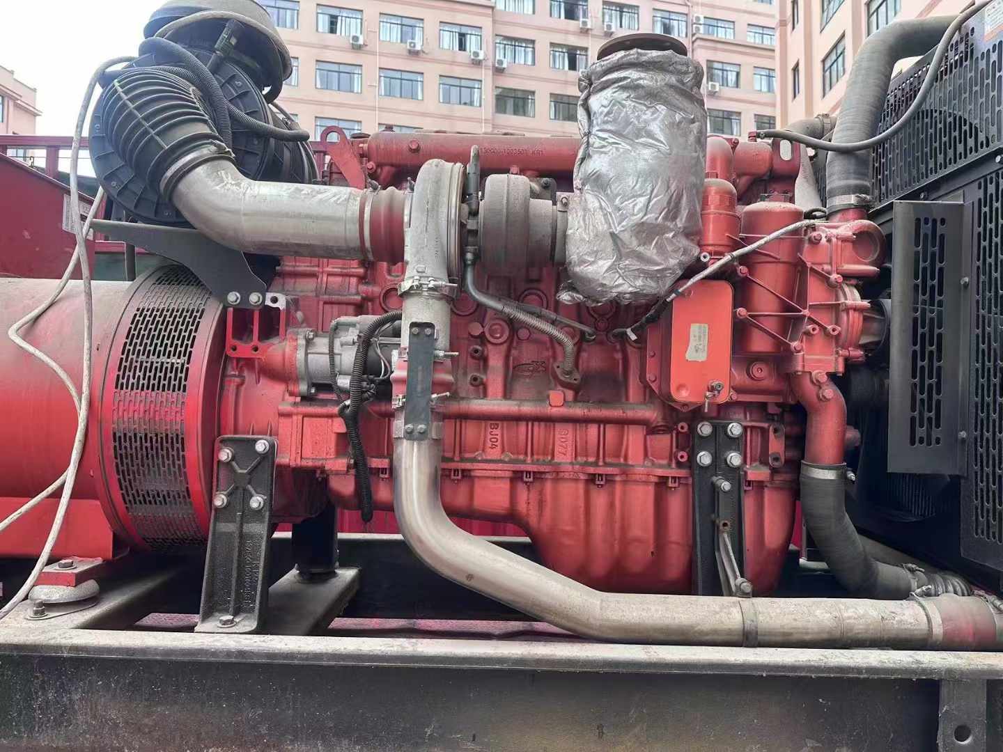 鄂伦春如何选择适合 600kW 柴油发电机组的过载保护器？
