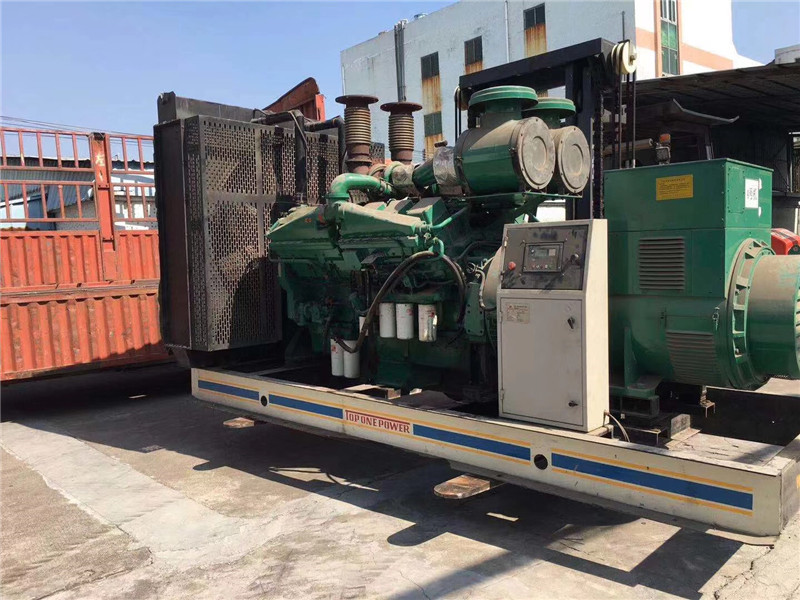 鄂伦春如何判断柴油发电机组的机油温度是否达到了合适的预热温度？